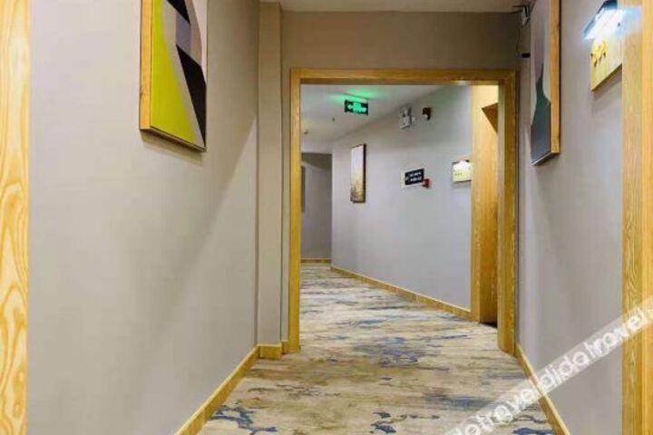 Hotel Interior 10 of 31
