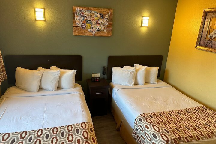 2 Double Beds (8 of 11)