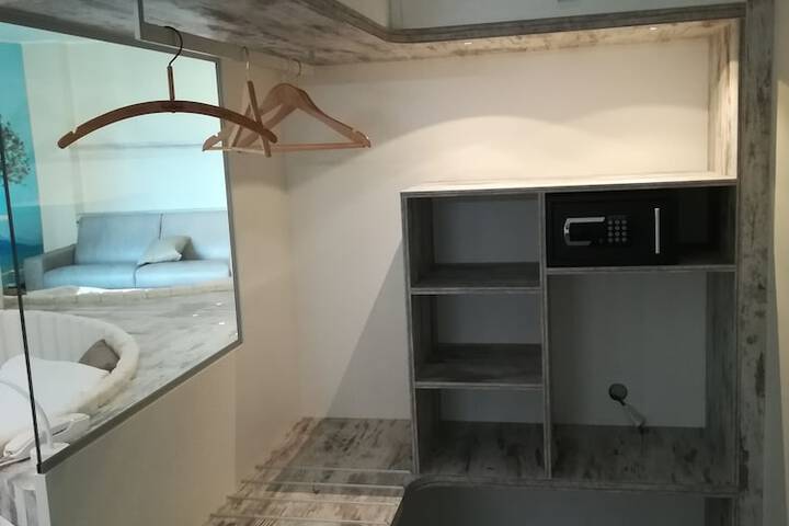 Room 42 of 81