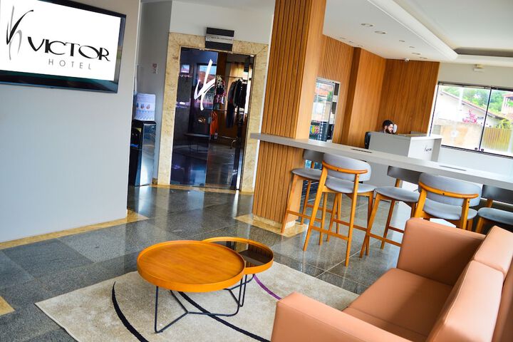 Victor Hotel