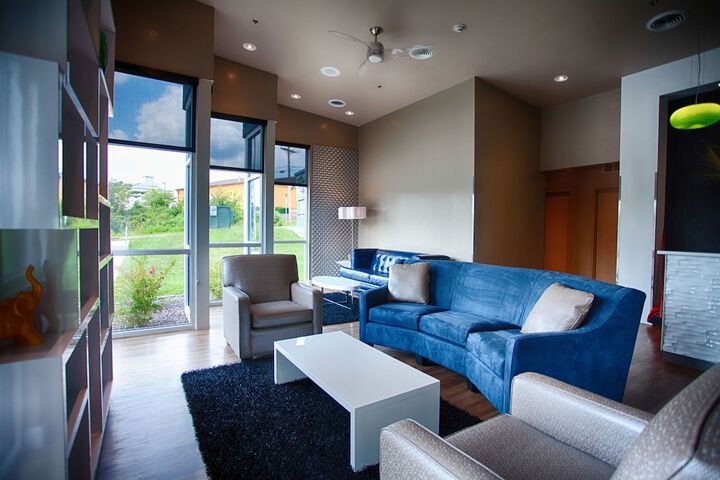 Lobby lounge