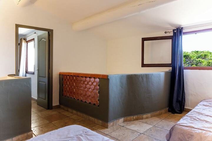 Room 7 of 40