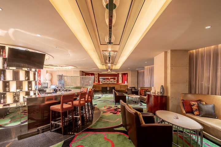 Lounge 79 of 109