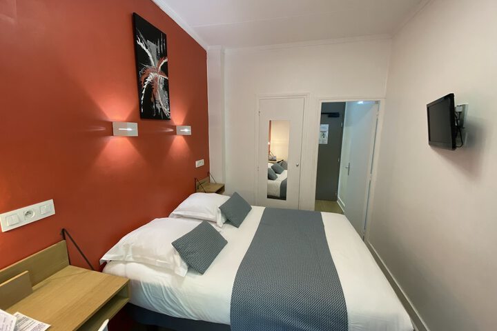 Room 21 of 76