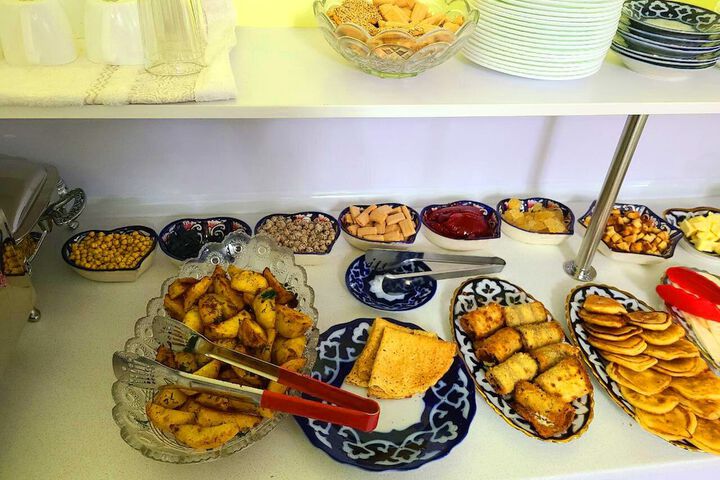 Breakfast/Coffee Service 75 of 102