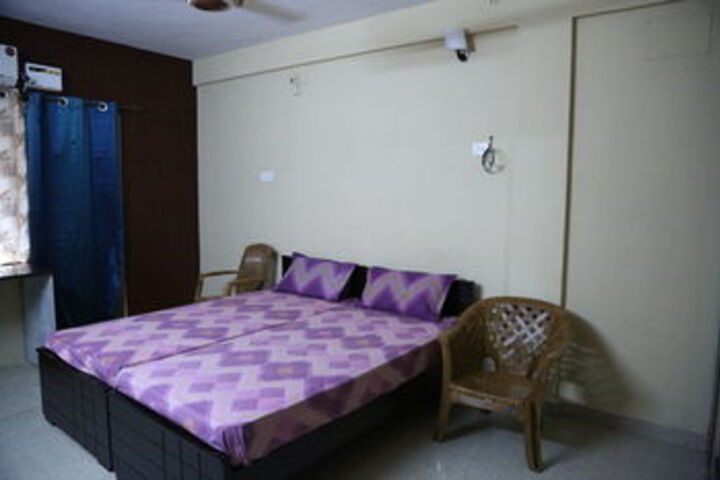 Room 27 of 36