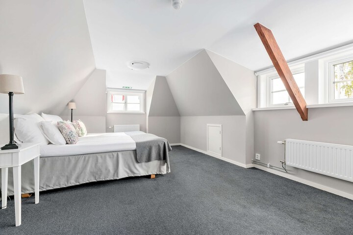 Room 27 of 121