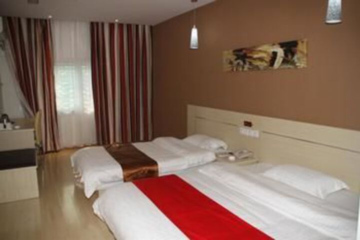 Room 5 of 34