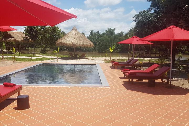 Pool 4 of 5
