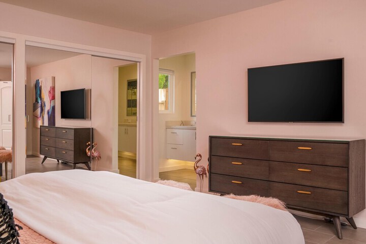 Room 9 of 56
