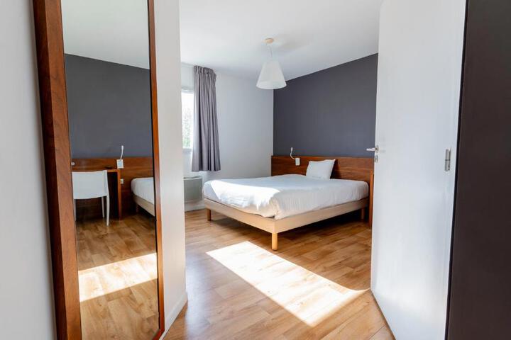 Room 12 of 74