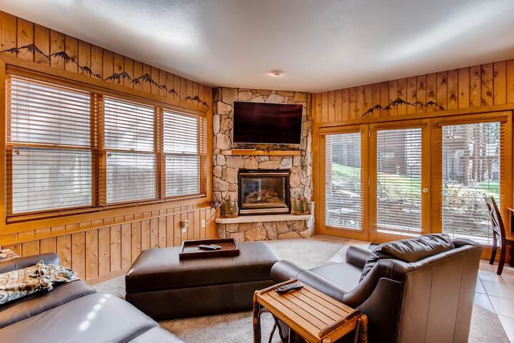 Exterior of Black Canyon Inn Unit B1 / 2
