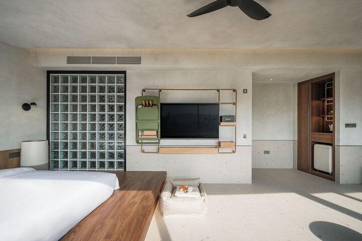 Room 22 of 120