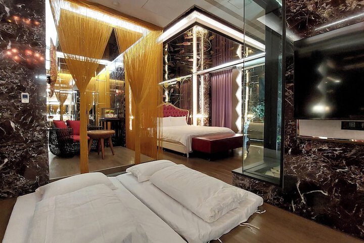 Room 25 of 69