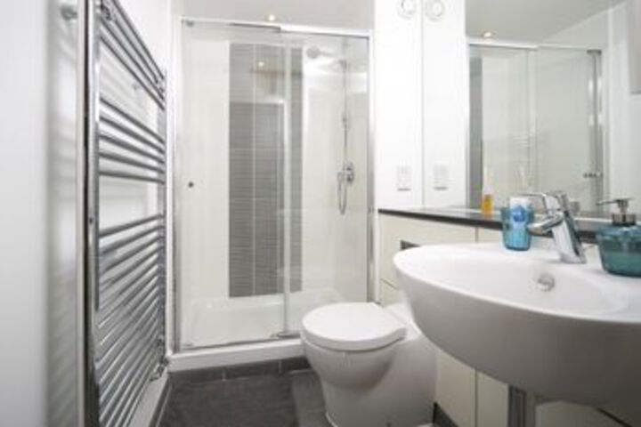 Room 4 of 11