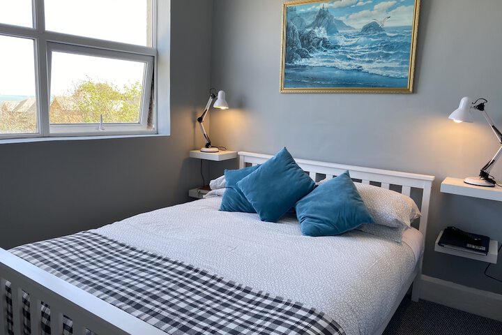 Room 9 of 90