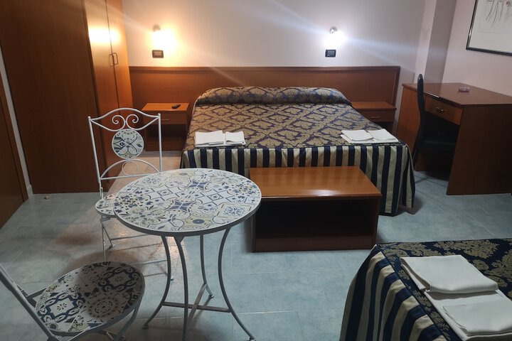 Room 37 of 53
