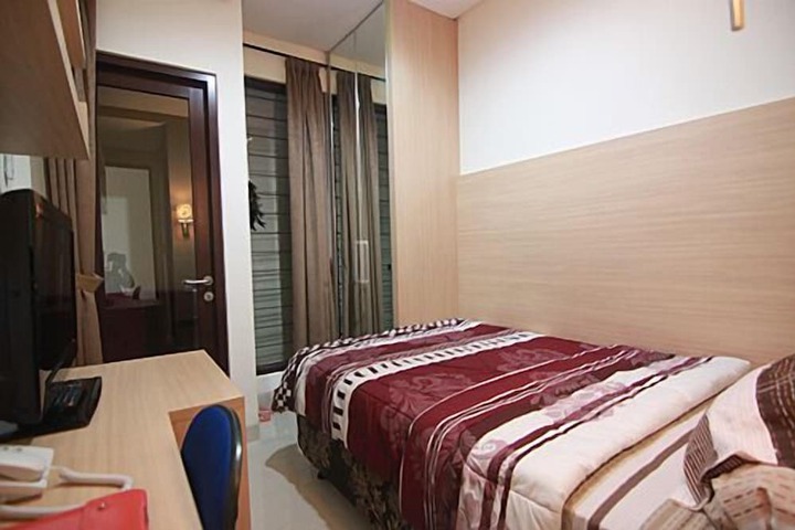 Room 4 of 16