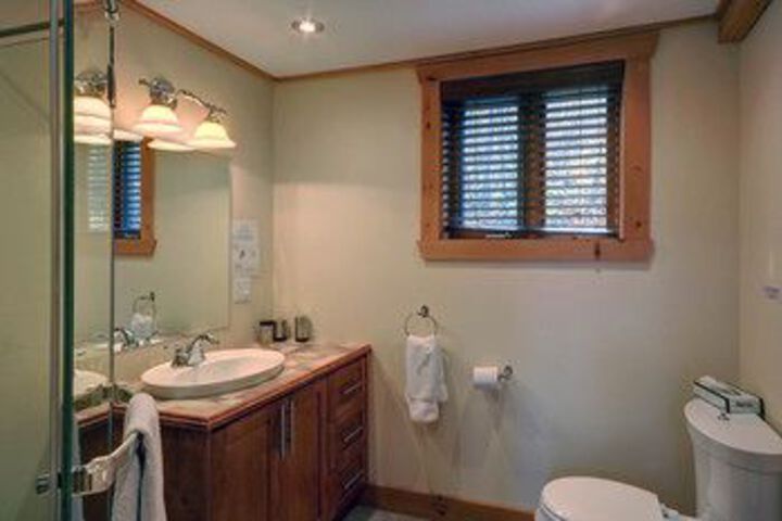 Room 4 of 25