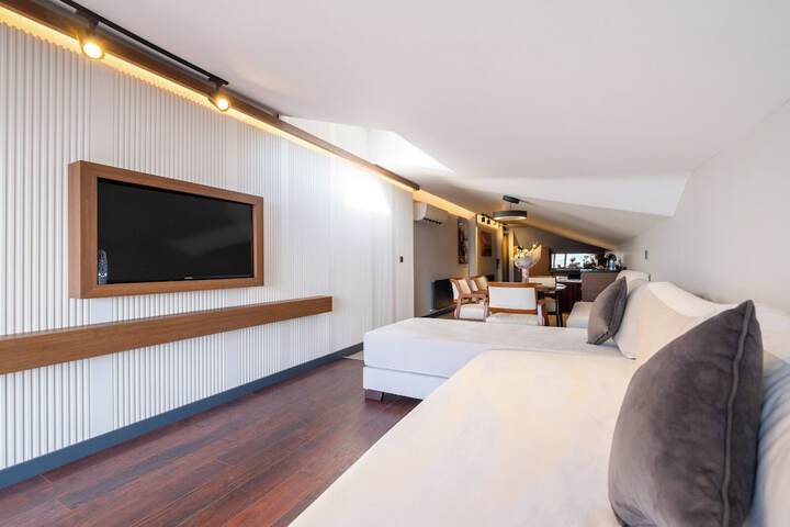 Room 26 of 100