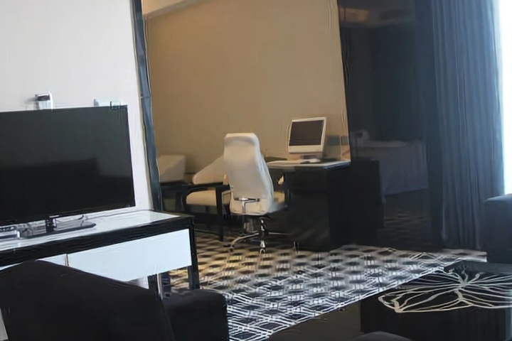 Room 9 of 20
