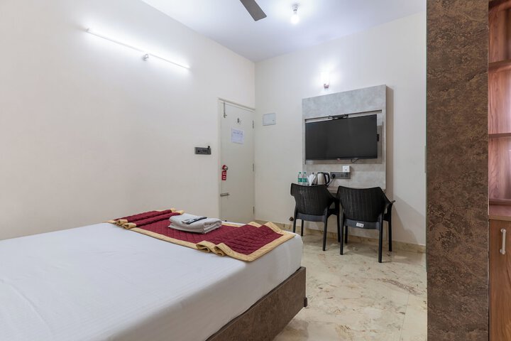 Room 12 of 28