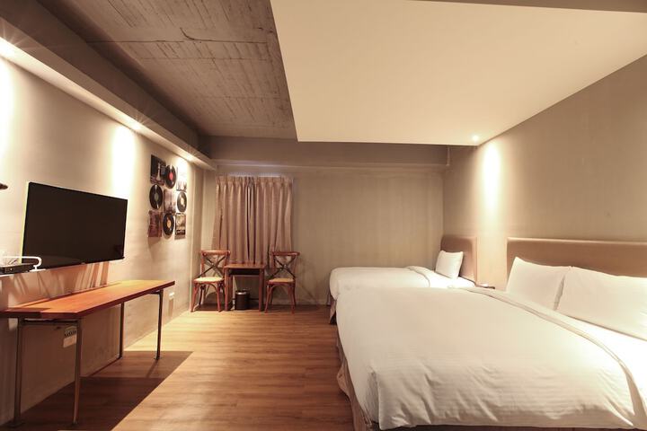 Room 21 of 45