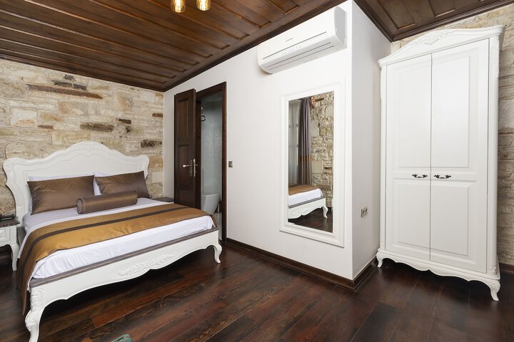 Room 20 of 86