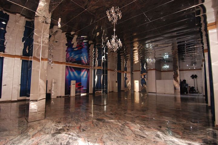 Ballroom/Hall 74 of 99