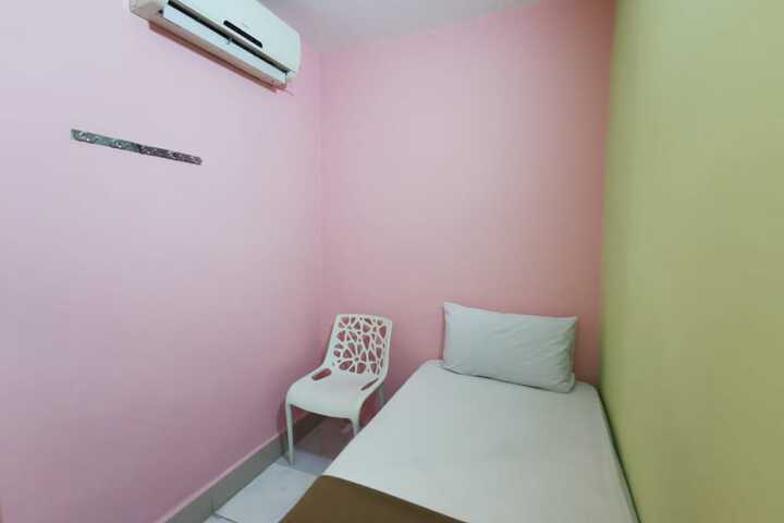 Room 13 of 23