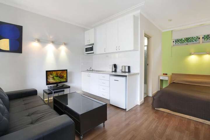 Room 4 of 35