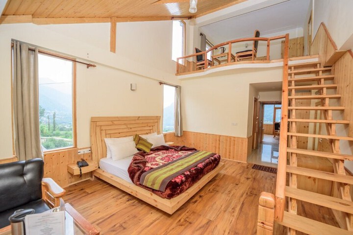 Room 5 of 40