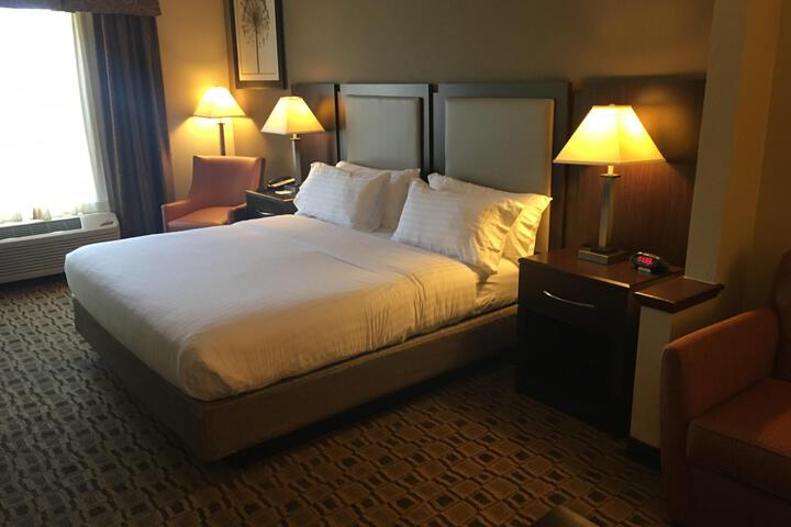 Standard Room, King or Two Doubles (3 of 3)
