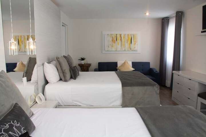 Room 9 of 25