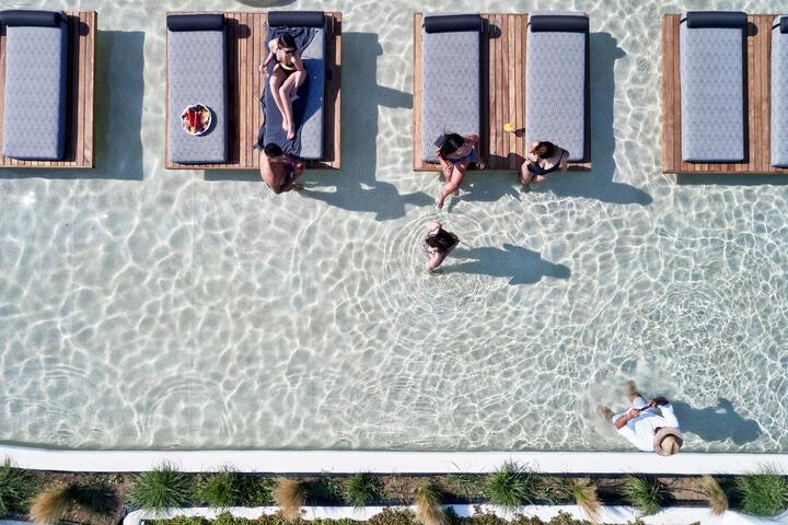 Pool 10 of 43