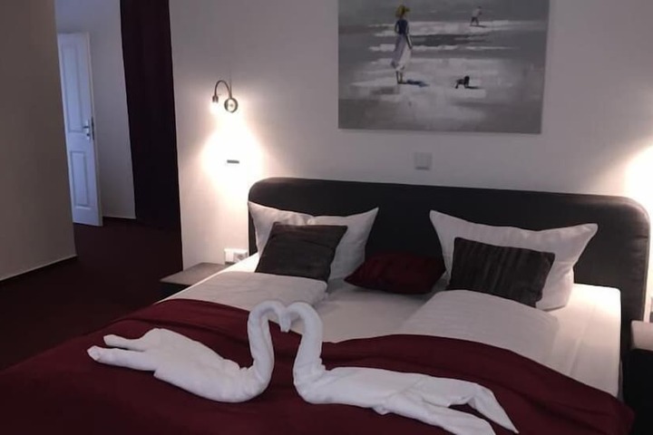 Room 7 of 37