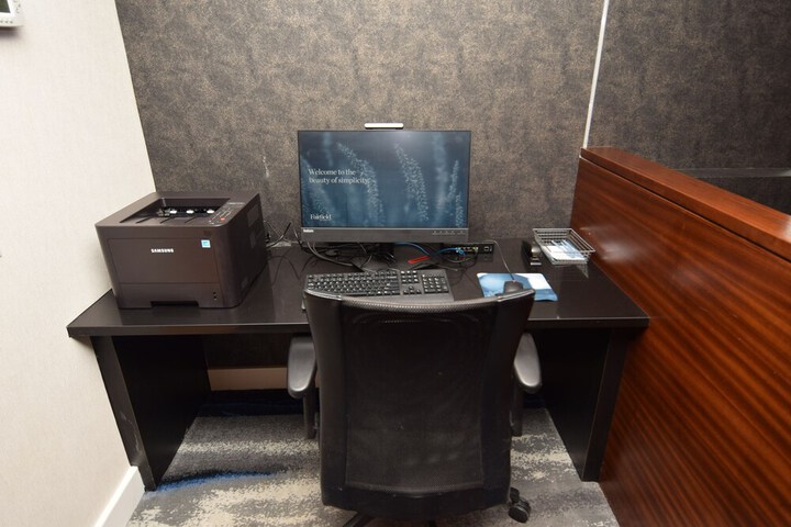 Business Center 25 of 26