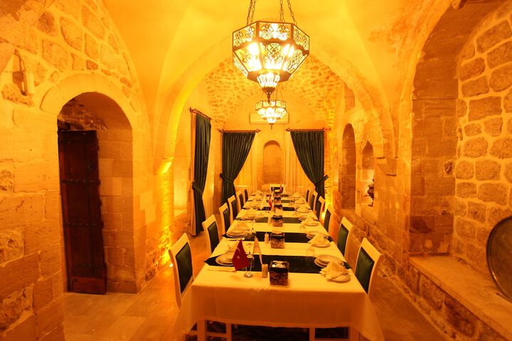 Dining 103 of 158