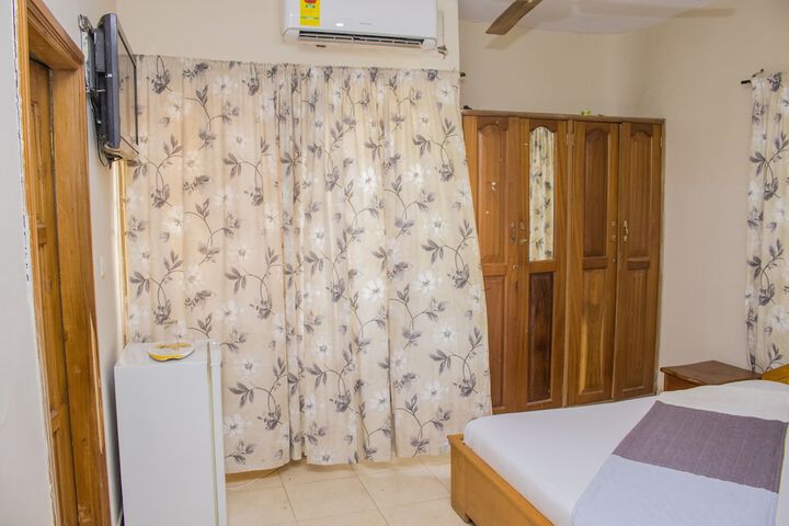 Room 3 of 35