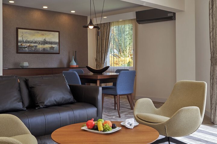 Room 15 of 46