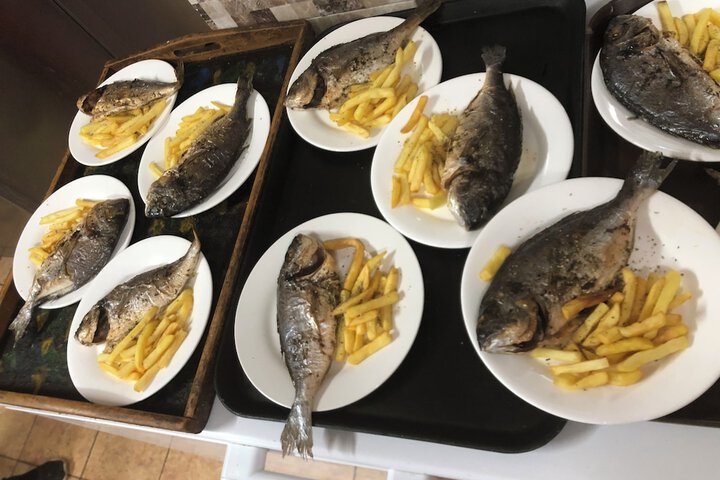 Dining 40 of 76