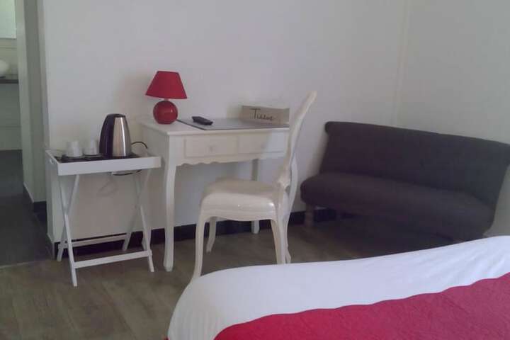Room 27 of 49