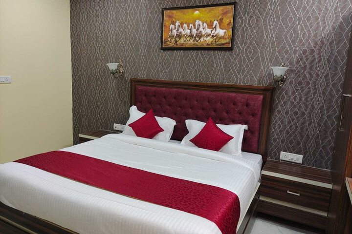 Room 8 of 15