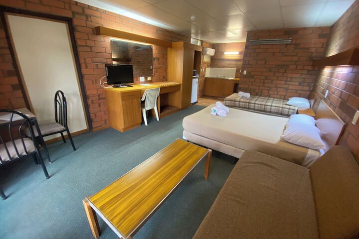 Room 10 of 21