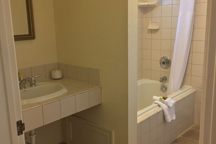 Room 81 of 106