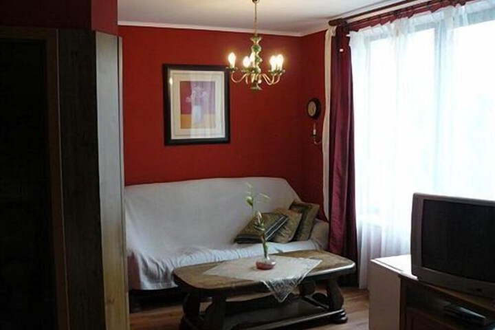 Room 7 of 14