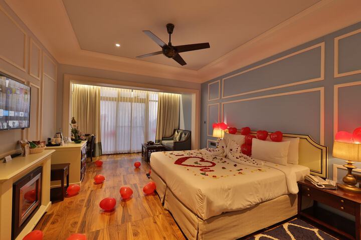 Room 13 of 66
