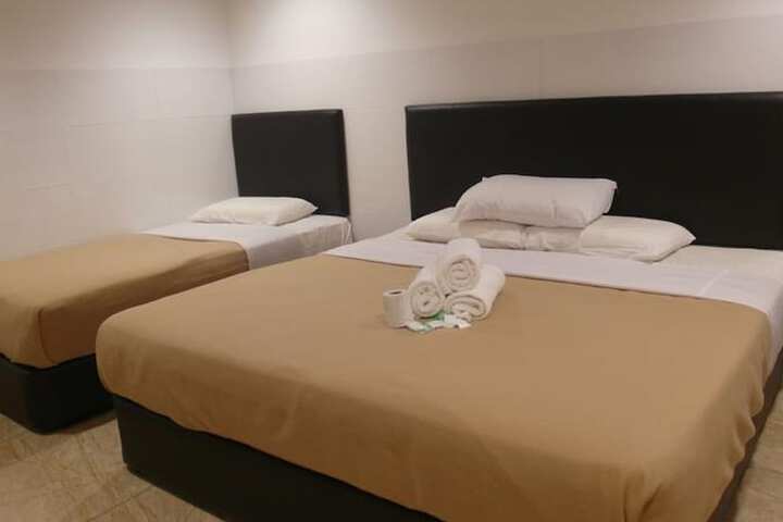 Room 13 of 30