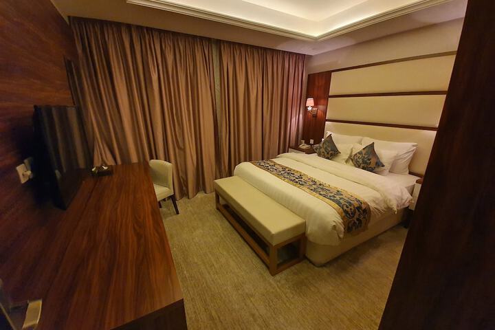 Room 7 of 34