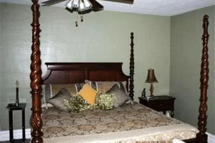 Room 3 of 14